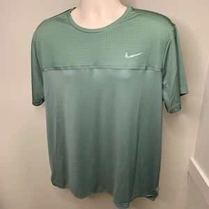 Nike Dri Fit Green MEN’s XL